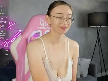 Stripchat Watch Live Sex Cams of Lucy_Green