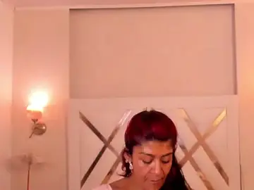 Stripchat Sex Cam of Sky_Collins_