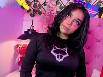 Stripchat Sex Cam of Kira-Berry