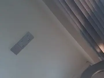 Krismil3 from stripchat