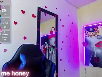 Stripchat Sex Cam of zoe_connor19
