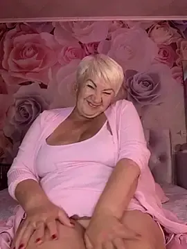 Stripchat Best Webcam of Laura_Millf