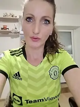 CrazyMaya39 from stripchat