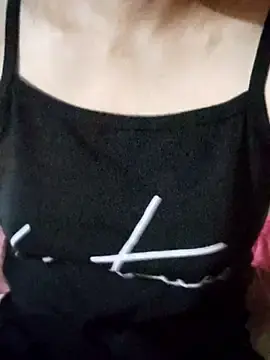 Stripchat Free Porn Cam of omiu-baby