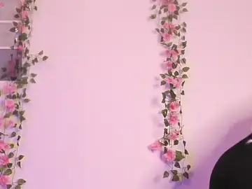 Luna-Chann from stripchat