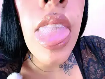 Stripchat Live Sex Cam of catte_jensen