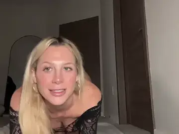 Stripchat Sex Cam of chelseapaigee