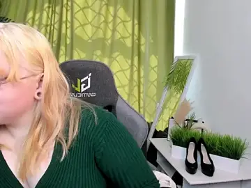 Stripchat Nude Webcam of Stella_Brayn