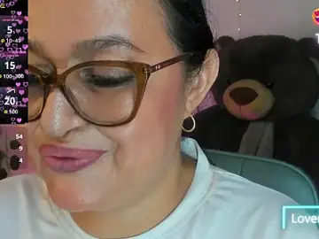 Stripchat Nude Webcam of Gia_Nahomi