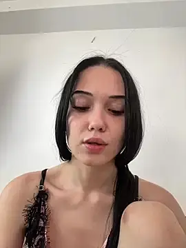 Stripchat Free Porn Cam of icedrosemarye