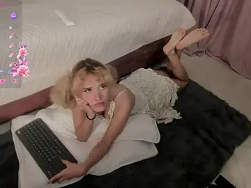 Stripchat Adult Webcam of kitty_star_