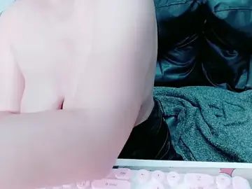 Stripchat Free Porn Cam of pent_