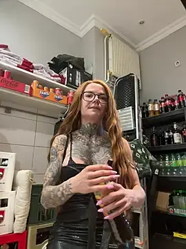 Stripchat Adult Webcams of SkinnyLilly