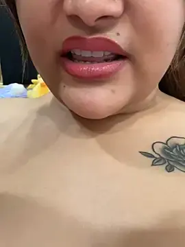 Stripchat Live Sex Cam of Rosy_BabyDoll