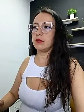 Stripchat Adult Webcam of Lauryn_Jones