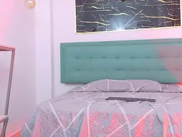 Stripchat Free Porn Cam of Yuri_Queen