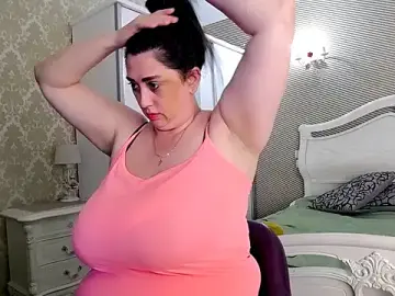 Stripchat Sex Cam of Evelyn_Shy