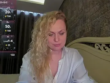 LanaLight_x from stripchat