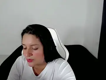 Stripchat Live Sex Cam of Isabella_Sky