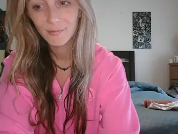 Stripchat Free Live Porn of Heyitsmee33