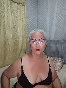 ReinaMadura from stripchat
