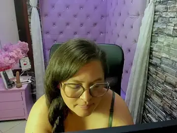 Stripchat Watch Live Sex Cams of Sarah_Boobs_