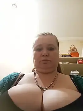 Stripchat Live Sex of KiraStanton