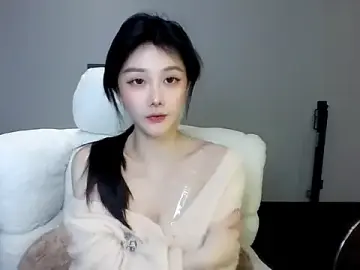 Stripchat Free Live Porn of SylvieMaya