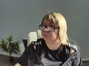 BonnnyBoobsy from stripchat