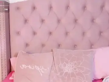 Stripchat Free Live Porn of vintoria_cherry