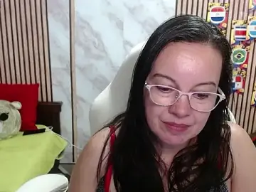 Stripchat Sex Cam of Sonialorens_