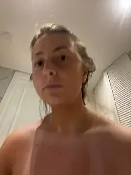 Stripchat Free Live Porn of curvyflawless