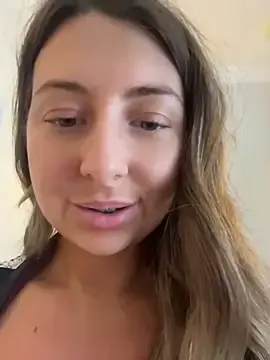 Stripchat Adult Webcam of curvyflawless