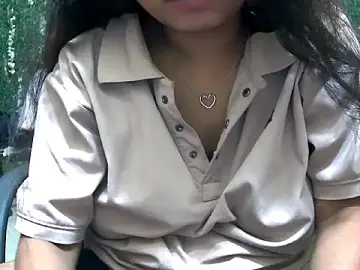 Stripchat Sex Cam of Ruhi_Hotty