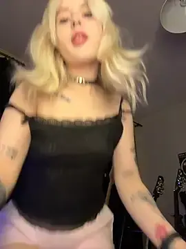 Stripchat Live Sex Cam of viviennedoll