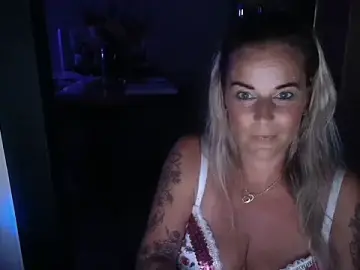 Stripchat Adult Webcam of xMystiqueMavenx