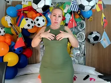 Stripchat Free Porn Cam of Danna_topless
