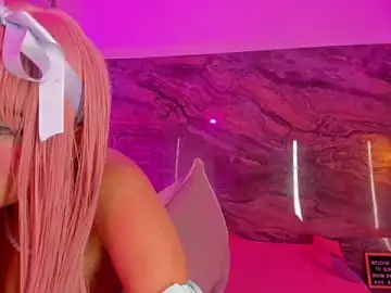 Stripchat Sex Cam of leslyy_evans