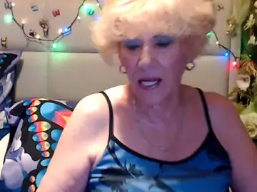 HappyWomanOn from stripchat