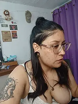 Stripchat Watch Live Sex Cams of DaniPoison