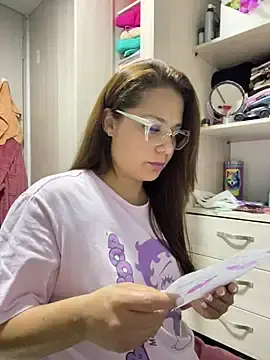 Stripchat Adult Webcam of Pretty__Milf