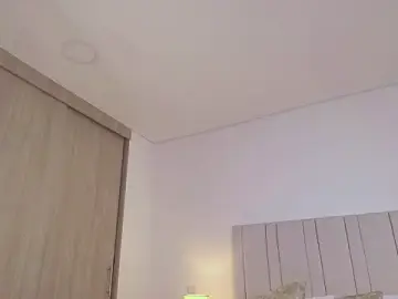 Anna-Lynn from stripchat