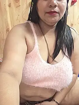 Stripchat Live Sex Cam of MOM-SUN-COUPLE