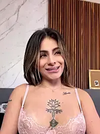 Stripchat Live Sex Cam of Amara_Velvet_
