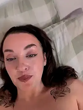 Stripchat Live Porn of Petite_Juicy_Olive