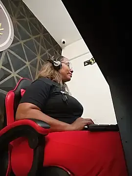 Stripchat Sex Cam of AmbarthSmiith2