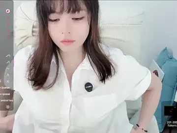 peachy_kiss from stripchat