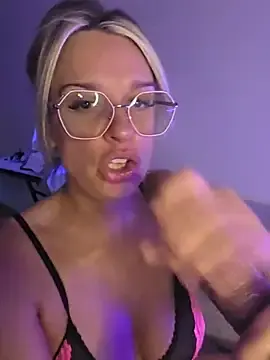 Stripchat Adult Video Chat of SpicyVicky