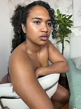 Stripchat Sex Chat of MilaTeenX