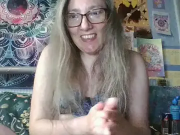 Stripchat Adult Webcams of Izzylove47